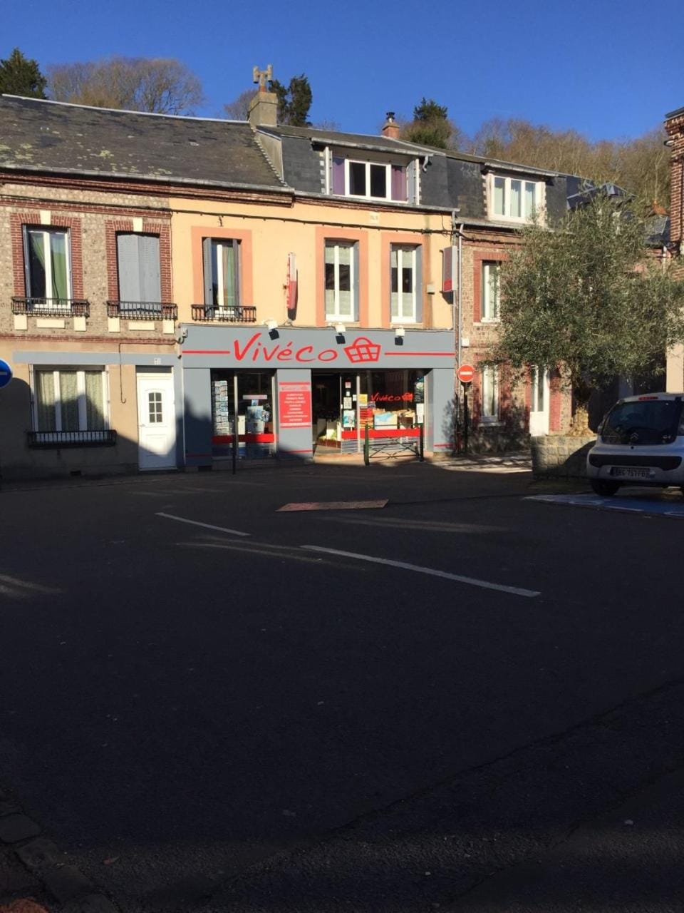 Supermarket/grocery shop