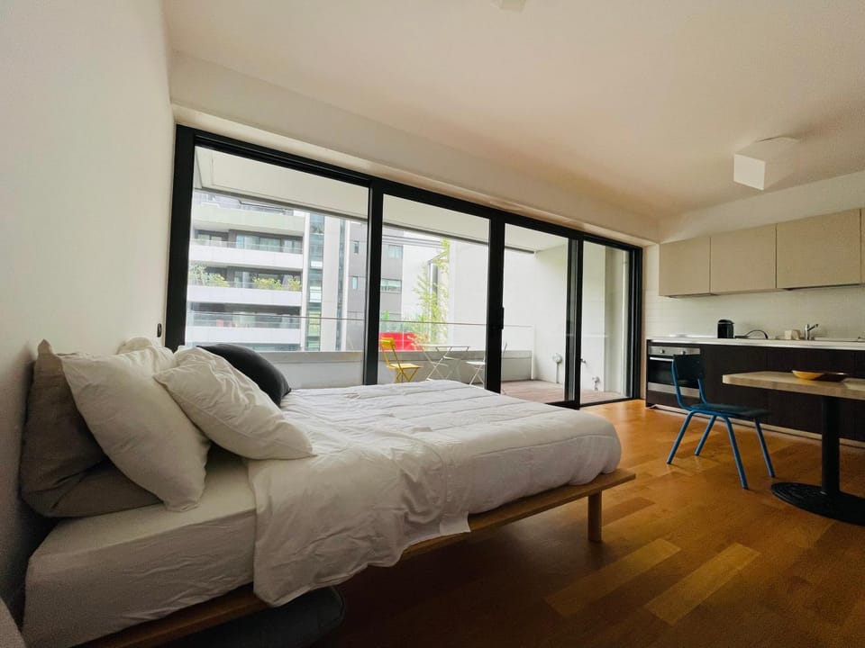 Bed, Photo of the whole room, Dining area