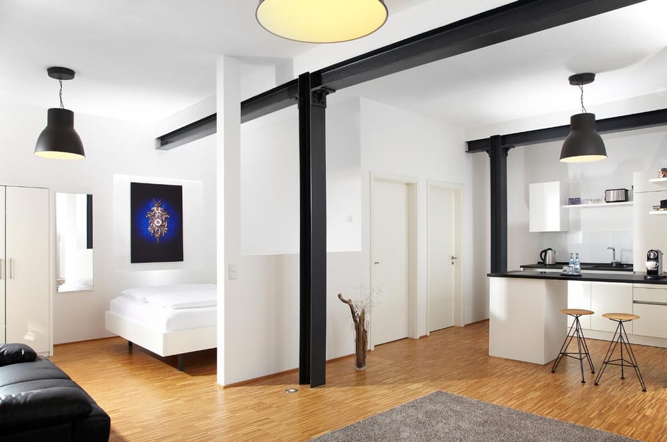 Photo of the whole room, Decorative detail