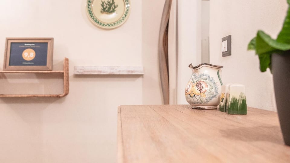 Decorative detail, Dining area