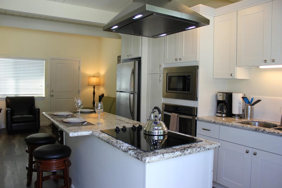 Photo of the whole room, Decorative detail