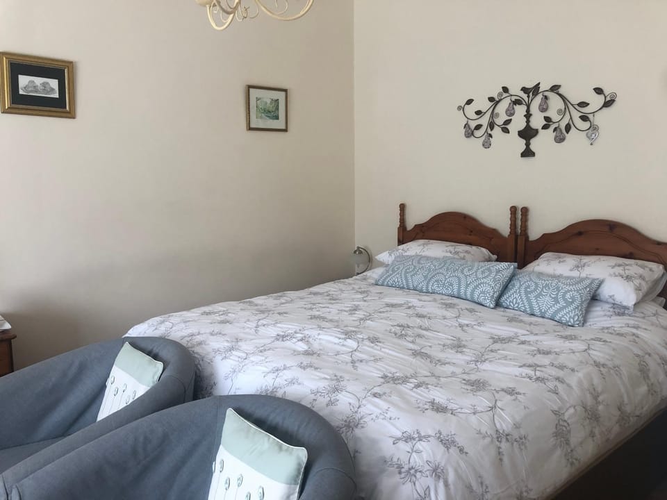 Seating area, Bedroom