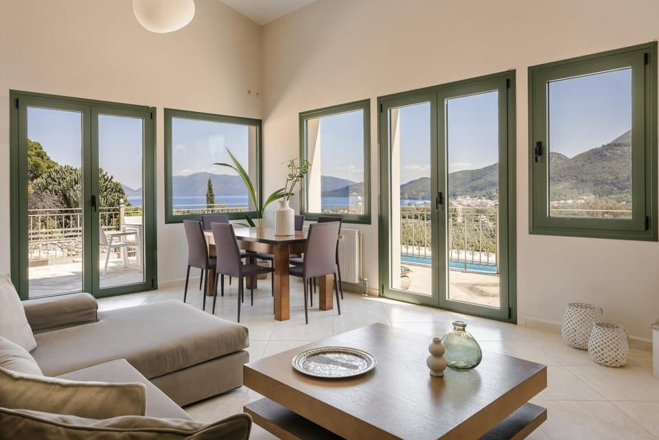 Day, Natural landscape, View (from property/room), Balcony/Terrace, Living room, Seating area, Dining area, Mountain view
