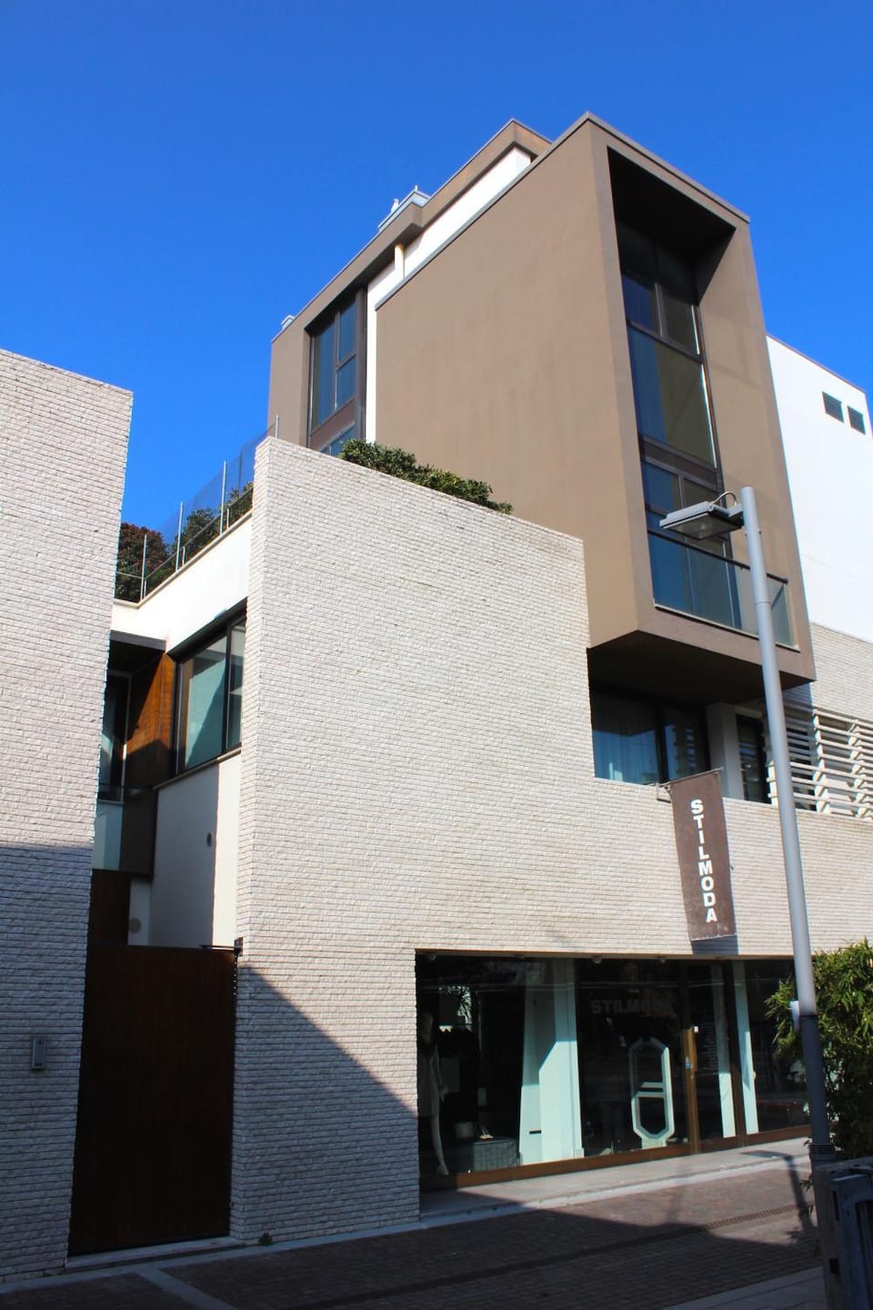 Facade/entrance
