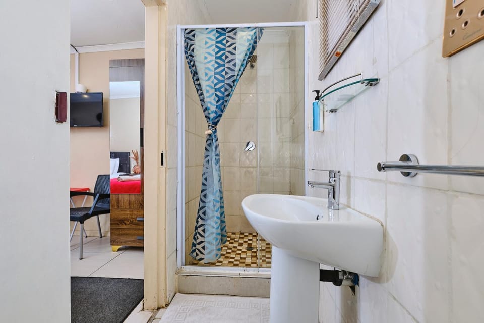 Harmony Guest House Bed and Breakfast in Sandton