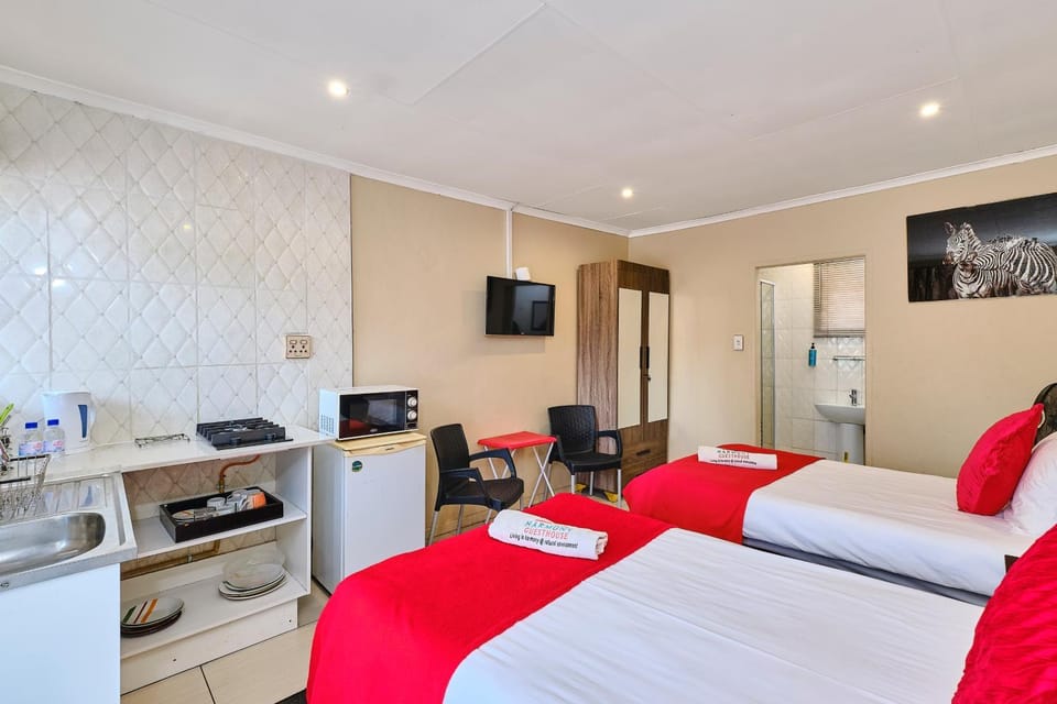 Harmony Guest House Bed and Breakfast in Sandton