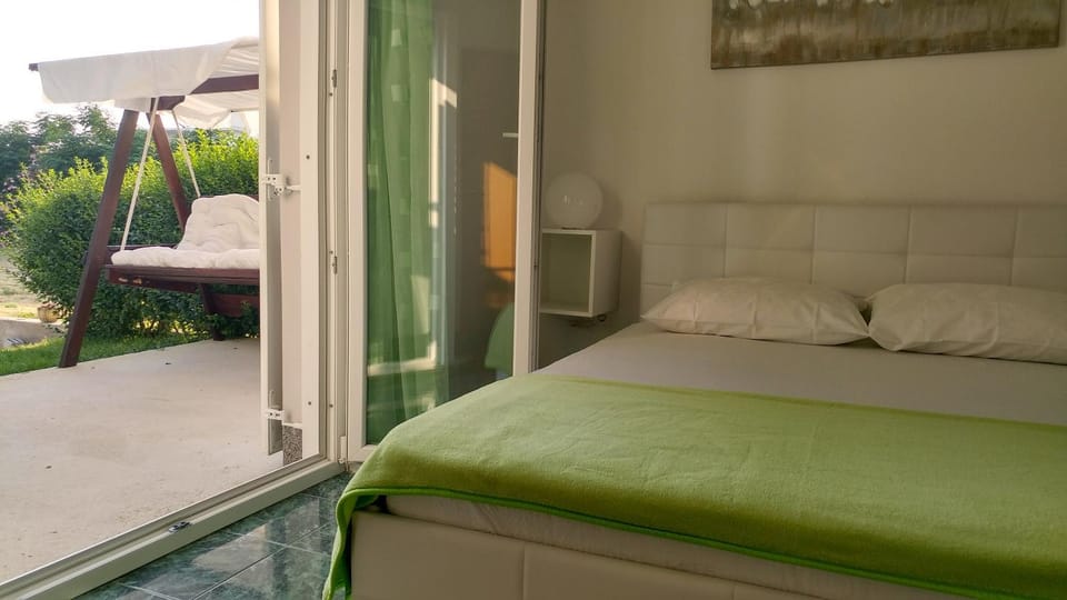 Bed, Garden, Seating area, Bedroom