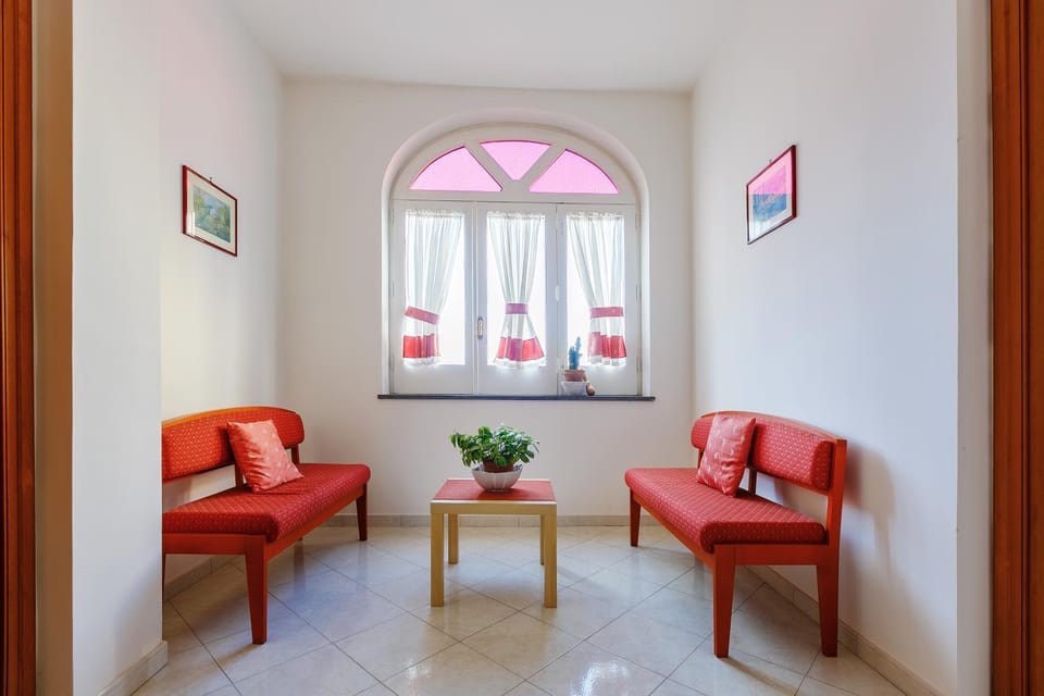 Lounge or bar, Other