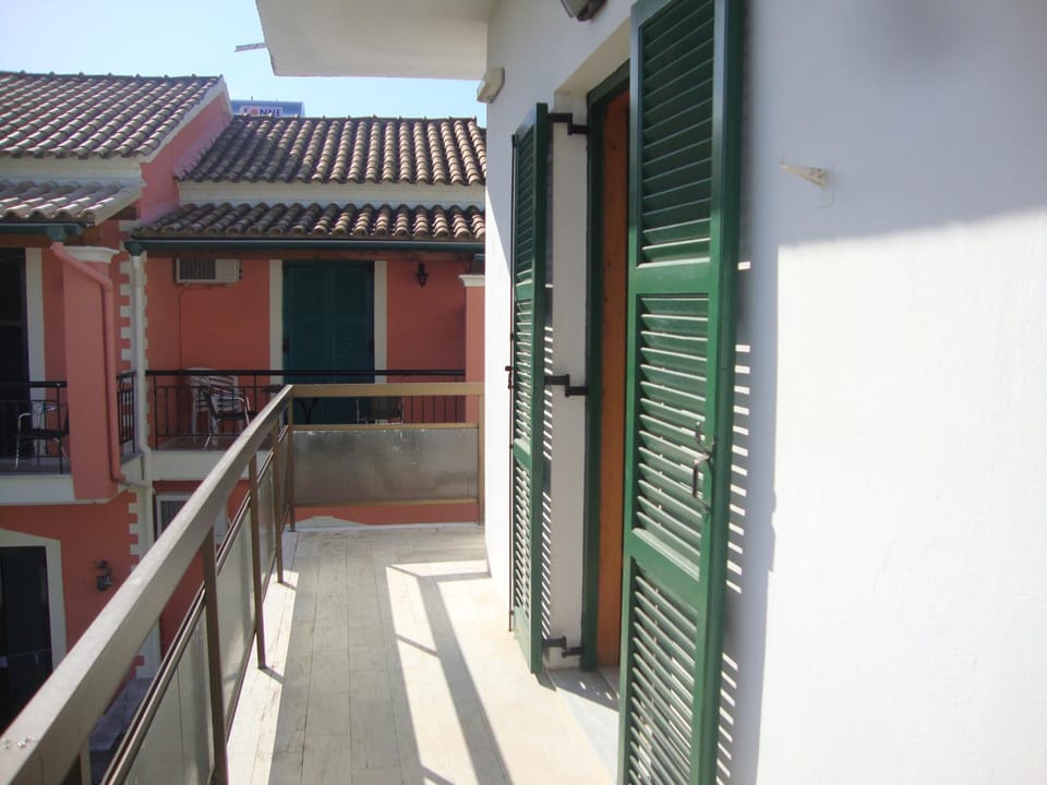 Neighbourhood, Balcony/Terrace