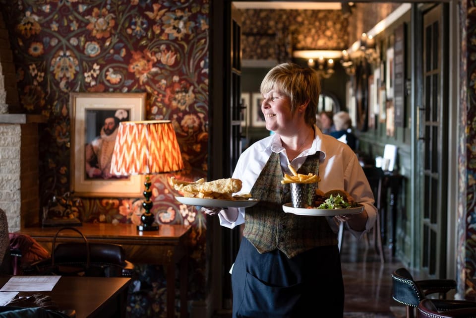 Restaurant/places to eat, People, Food and drinks