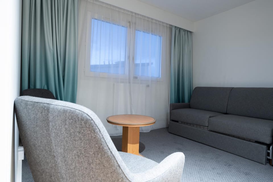 Seating area, City view