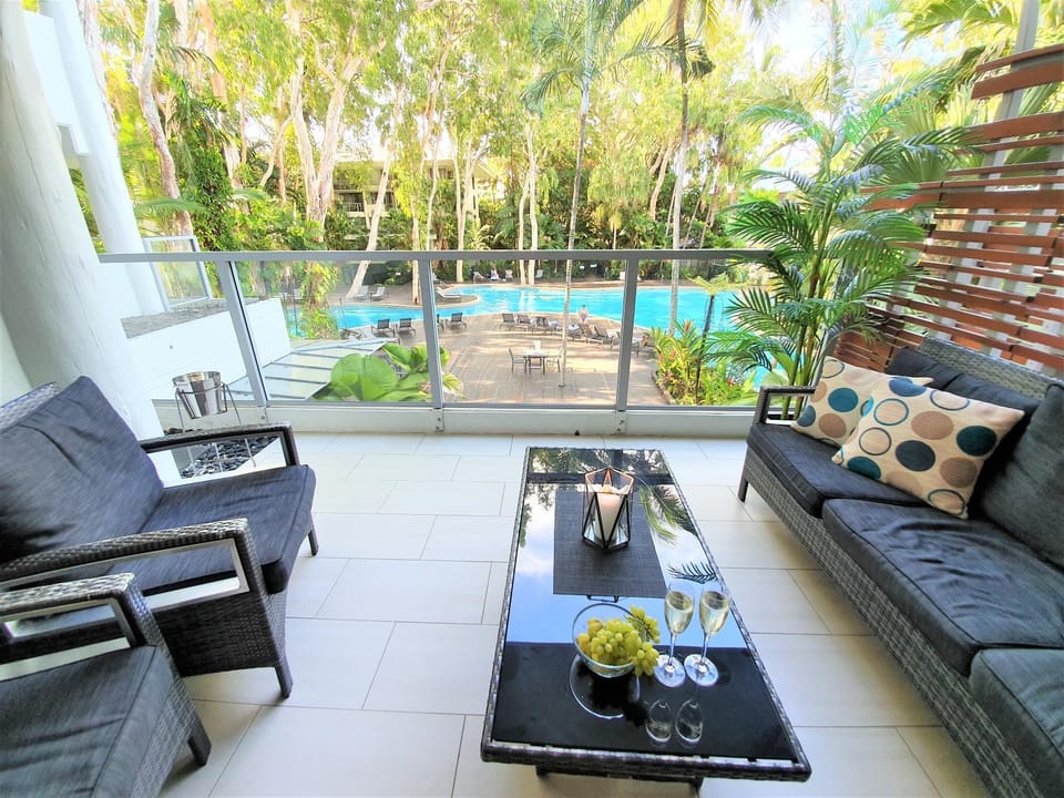Balcony/Terrace, Pool view