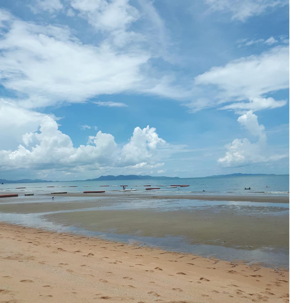 Acqua Apartment Apartment in Pattaya City
