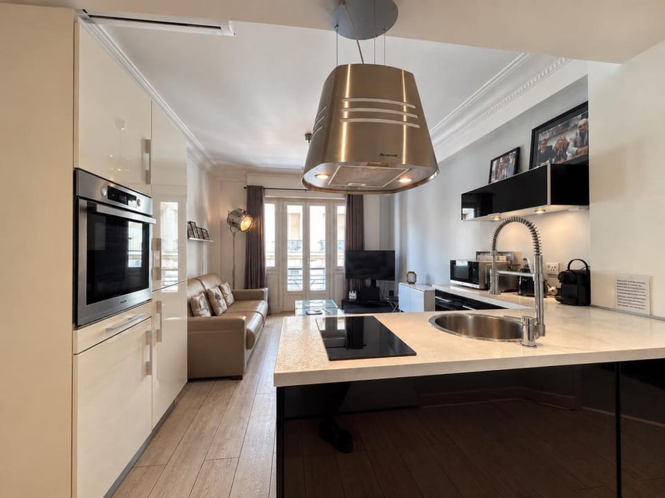 TV and multimedia, Kitchen or kitchenette, Living room, Dining area, dishwasher, pet friendly, stove, washing machine