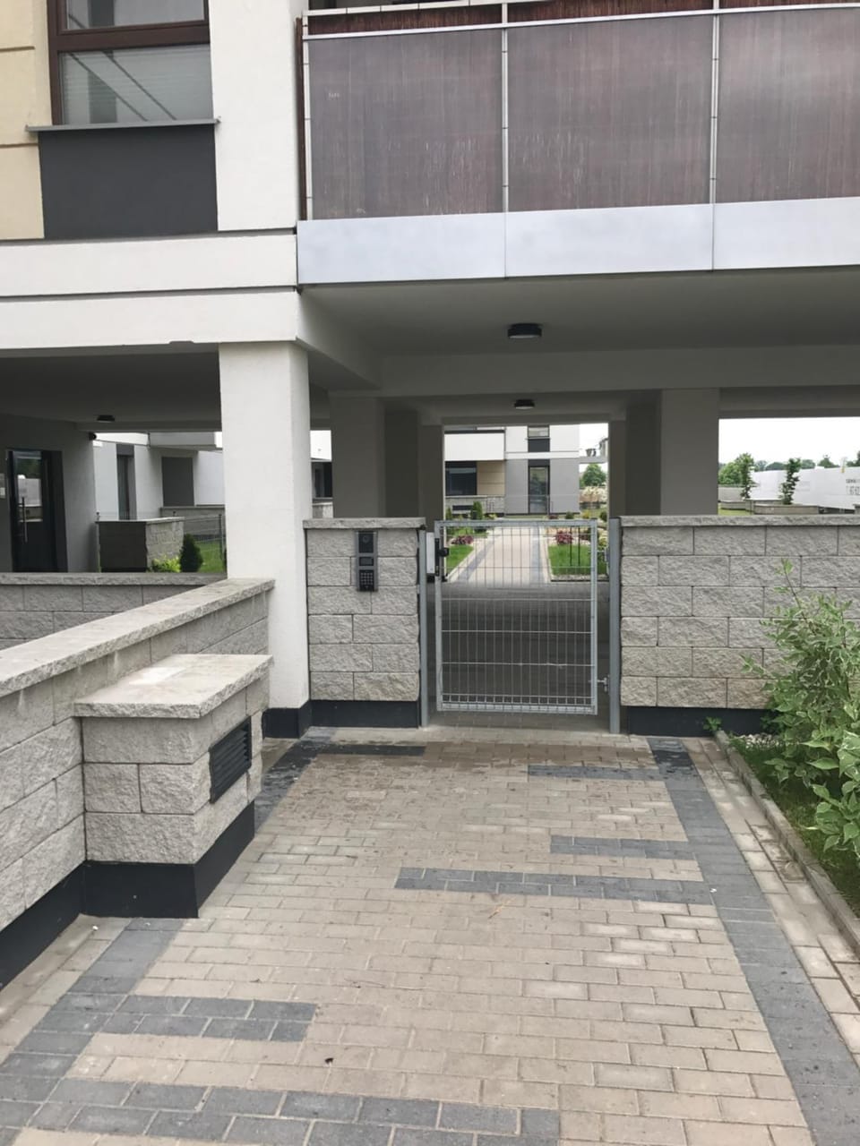 Facade/entrance