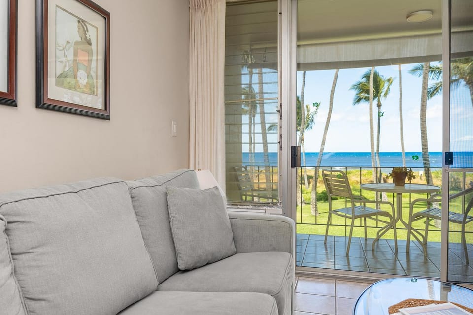 View (from property/room), Balcony/Terrace, Seating area