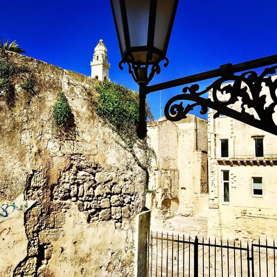 Decorative detail, On site, City view, Landmark view, Street view