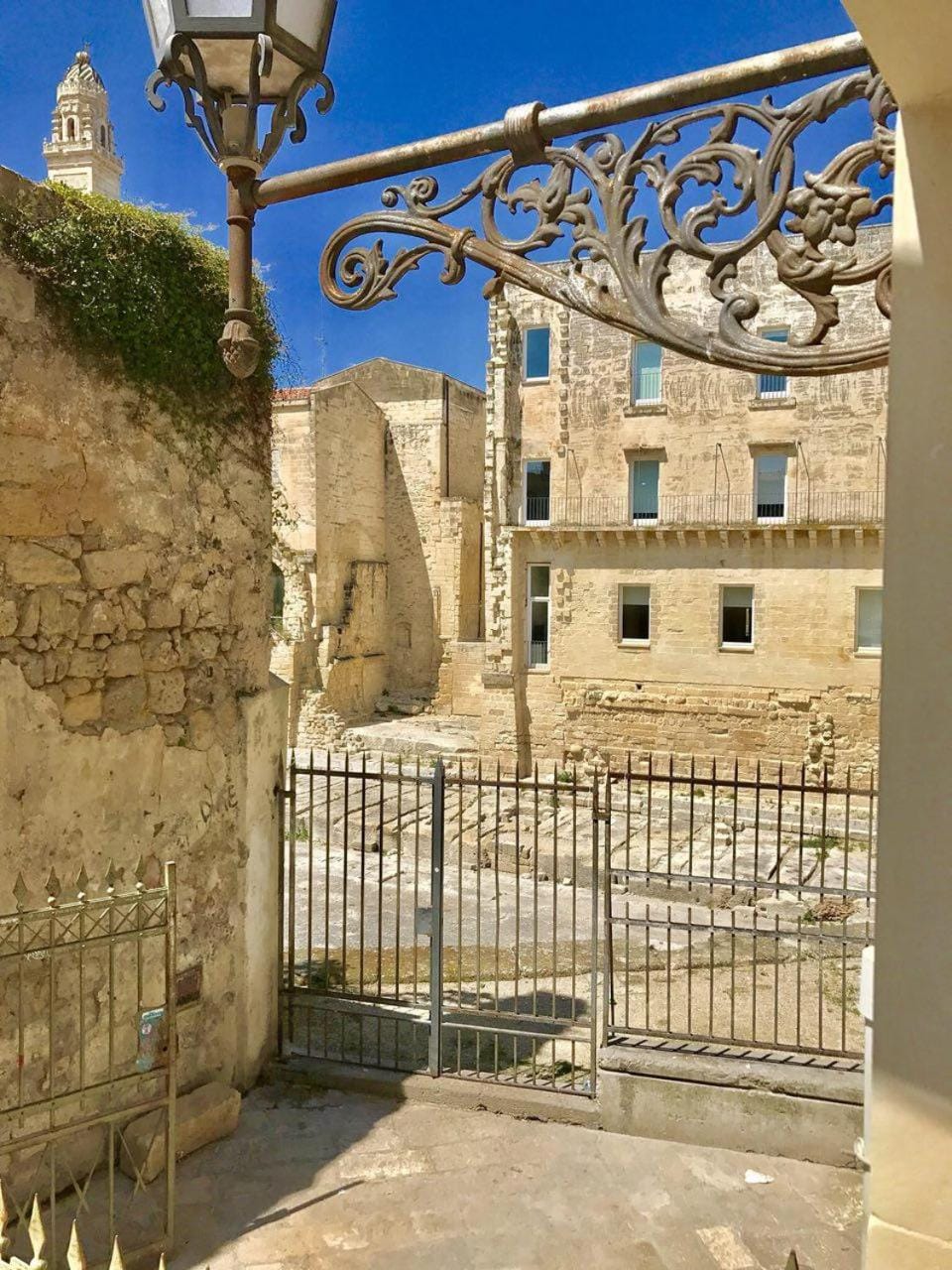 City view, Landmark view, Street view