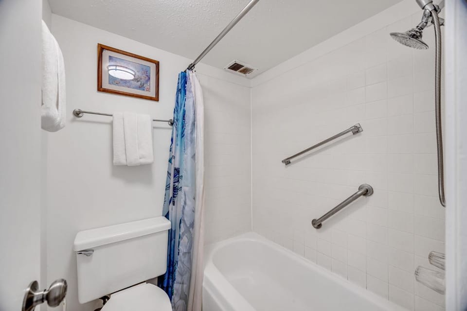 Bathroom, Bath, towels
