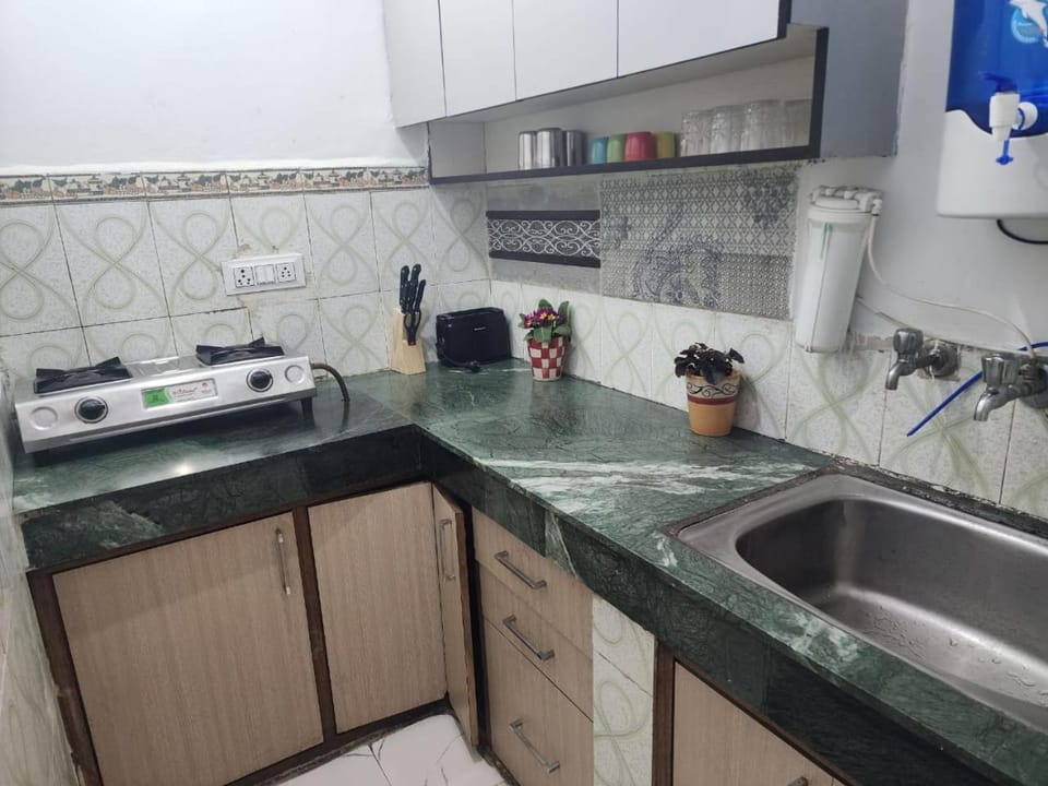 Kitchen or kitchenette, pet friendly