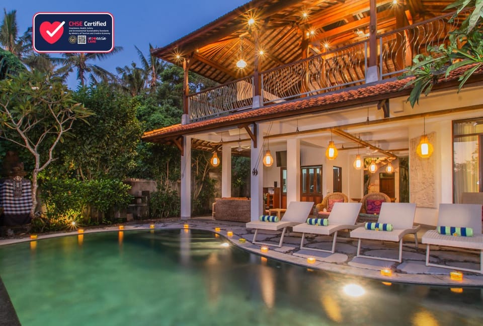 Property building, Swimming pool