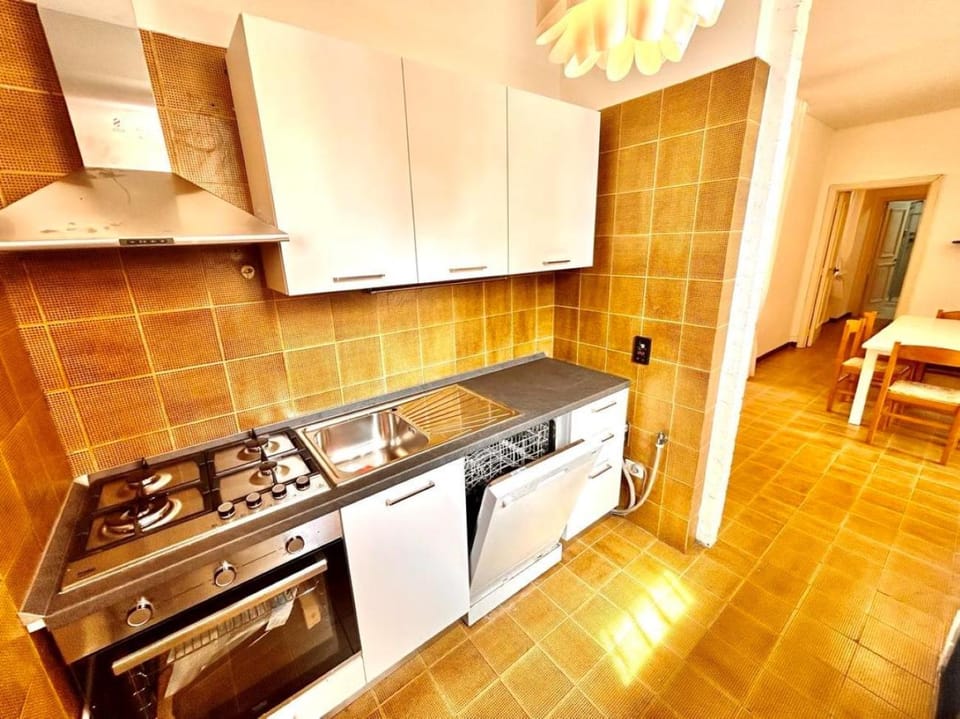 Frau, grazioso trilocale in centro a Numana con spazio esterno Apartment in Numana