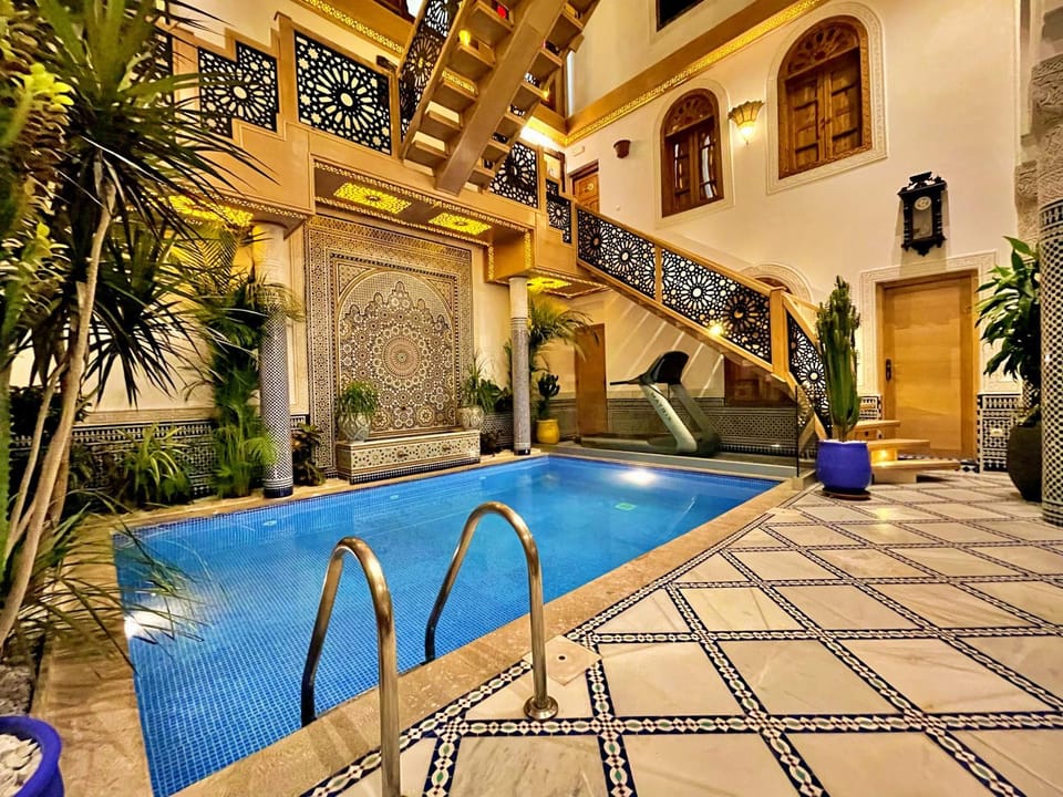 Property building, Pool view, Swimming pool, Swimming pool