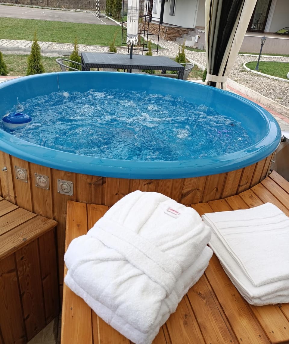 Massage, Sauna, Spa and wellness centre/facilities, Swimming pool