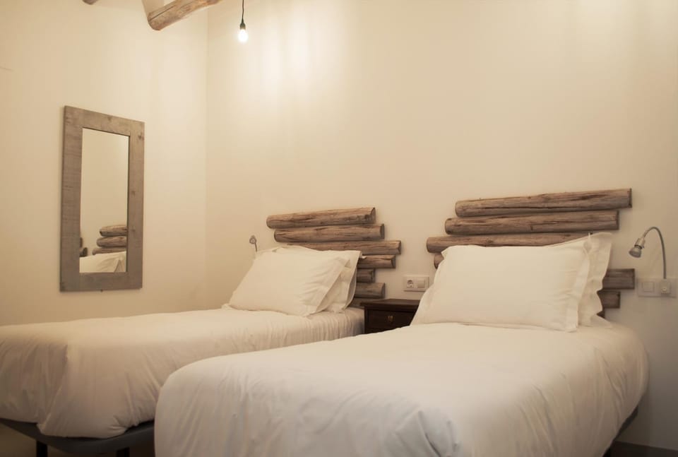 TV and multimedia, Photo of the whole room, Bedroom