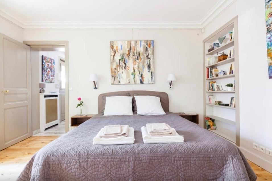 Photo of the whole room, Decorative detail, Bedroom, Garden view, Garden view, Street view