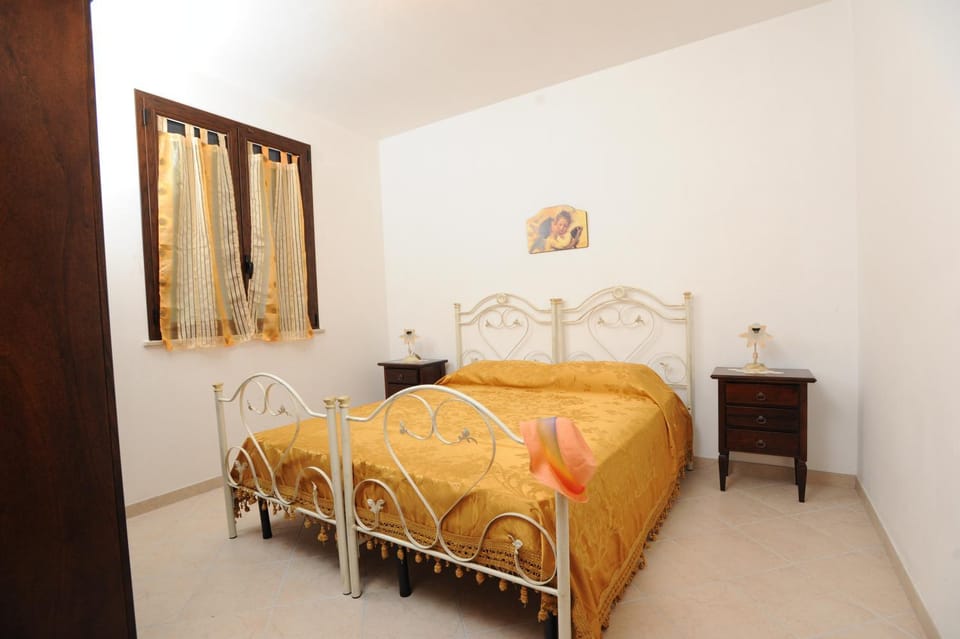 Photo of the whole room, Decorative detail, Bedroom