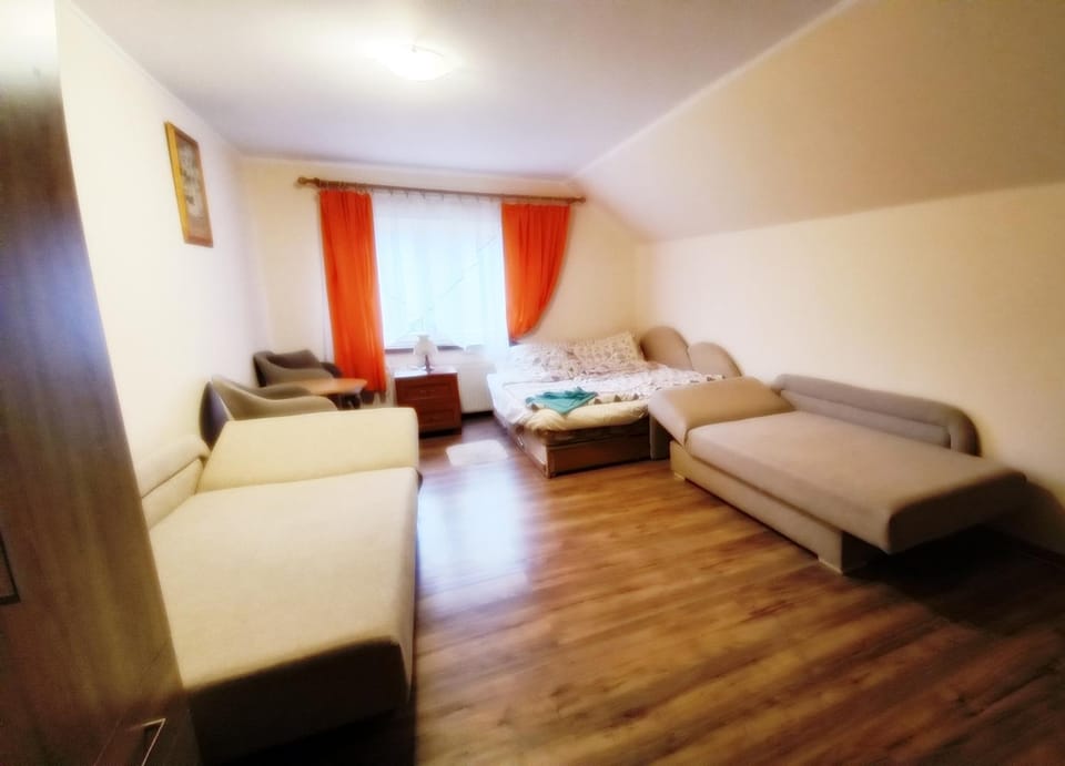 Bed, Photo of the whole room, Seating area