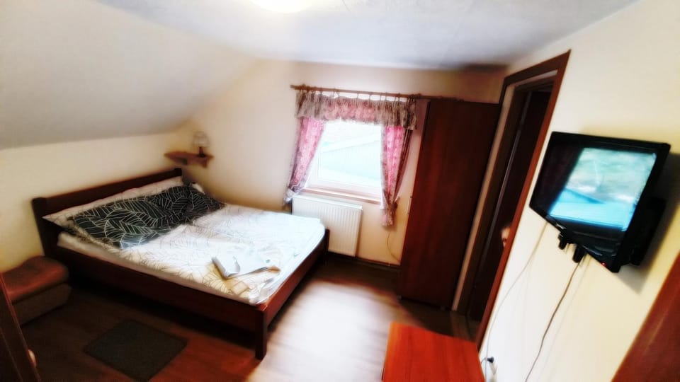 Communal lounge/ TV room, Bed, Photo of the whole room