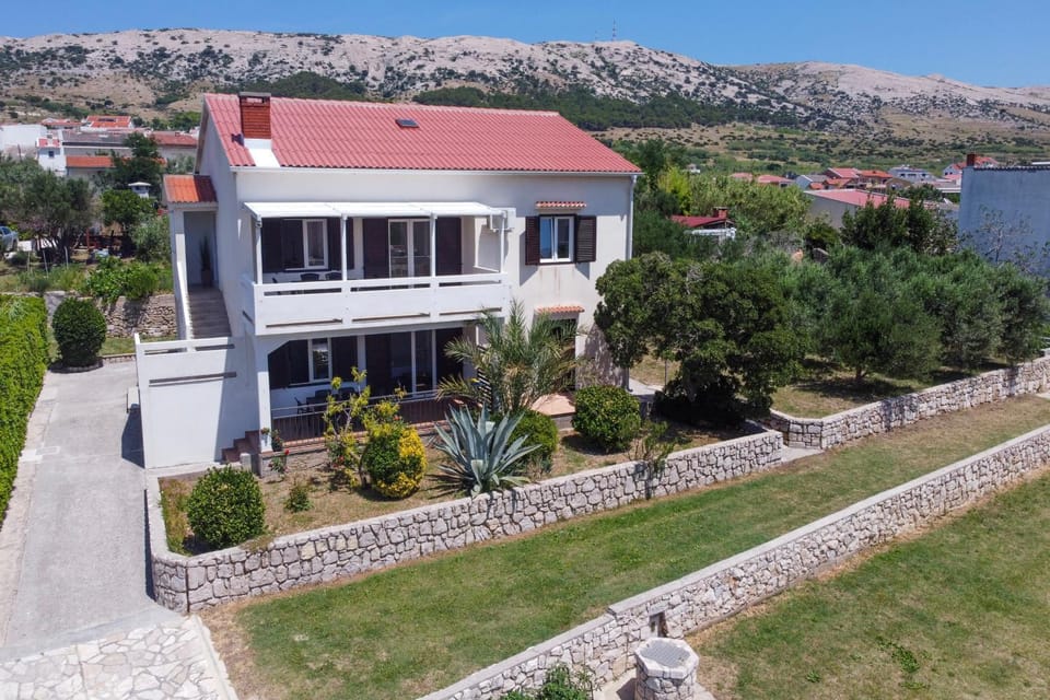 Property building, Natural landscape, Garden