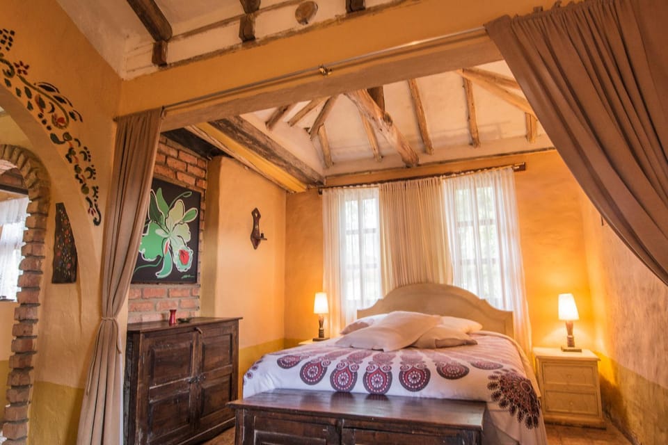 Bed, TV and multimedia, Bedroom