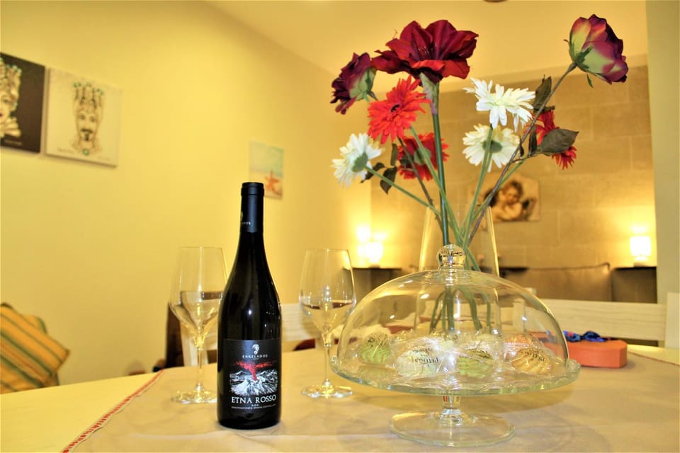 Food and drinks, Dining area, Drinks