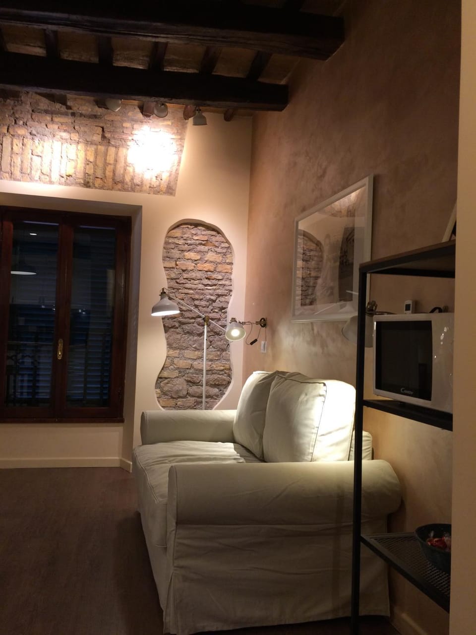 Kitchen or kitchenette, Seating area, Dining area