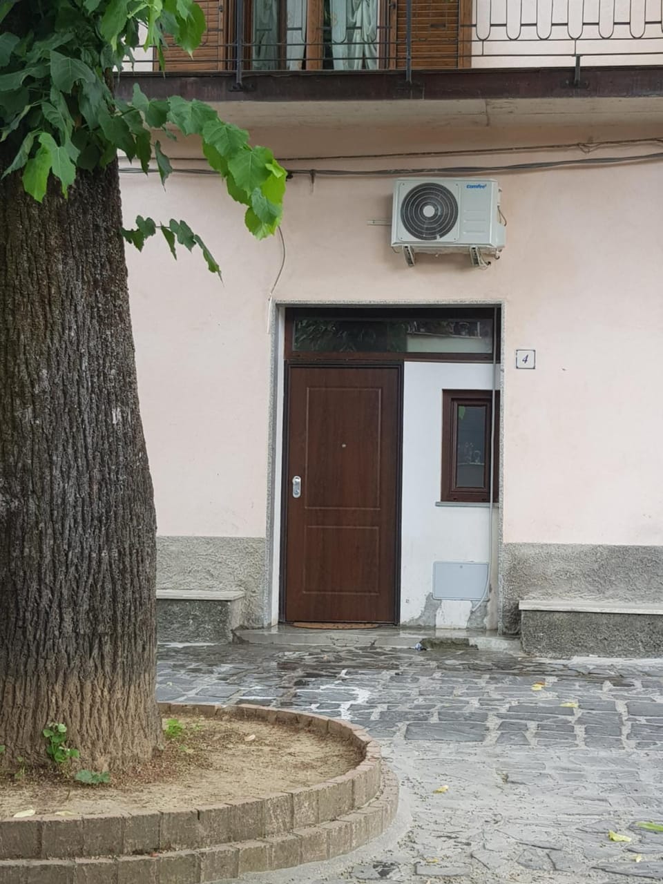 Facade/entrance