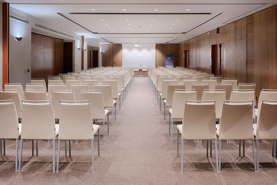 Meeting/conference room