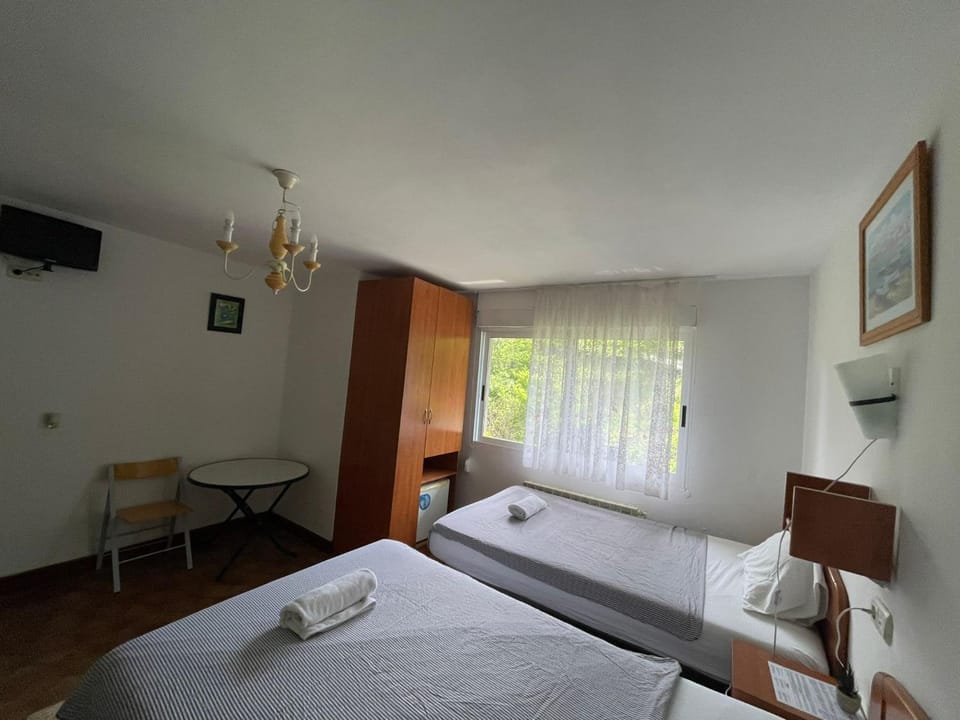Pensión Tximistarri - Auto Check-in Bed and Breakfast in San Sebastian