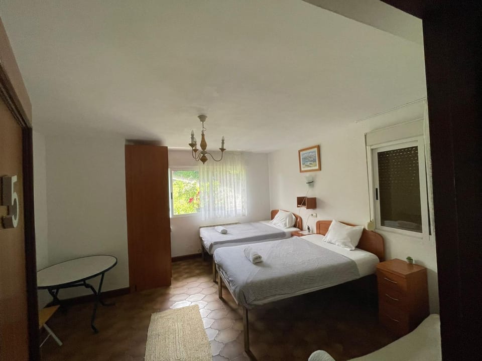 Pensión Tximistarri - Auto Check-in Bed and Breakfast in San Sebastian