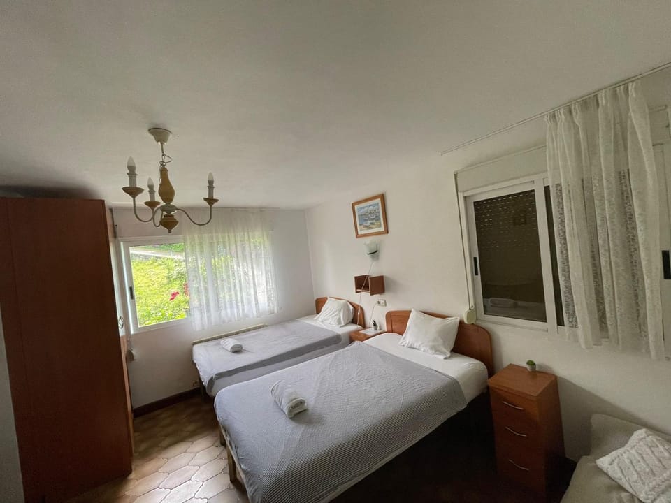 Pensión Tximistarri - Auto Check-in Bed and Breakfast in San Sebastian