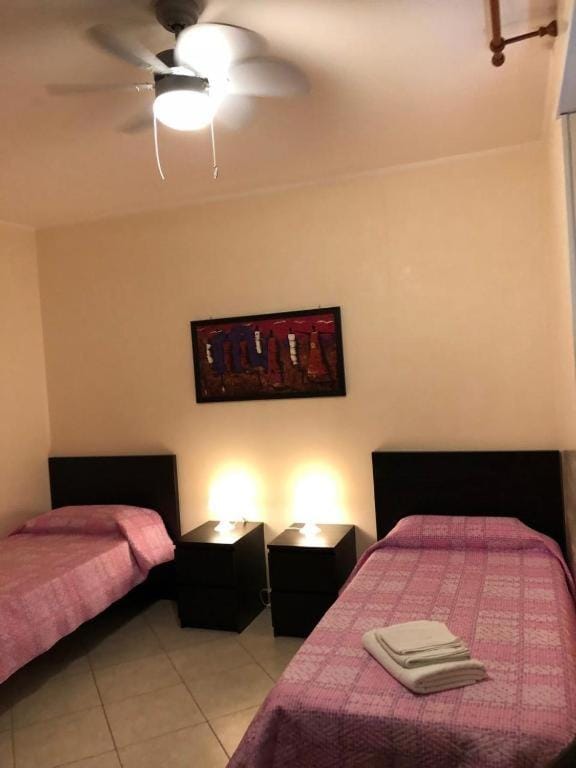 Bed, Photo of the whole room, Bedroom, fireplace