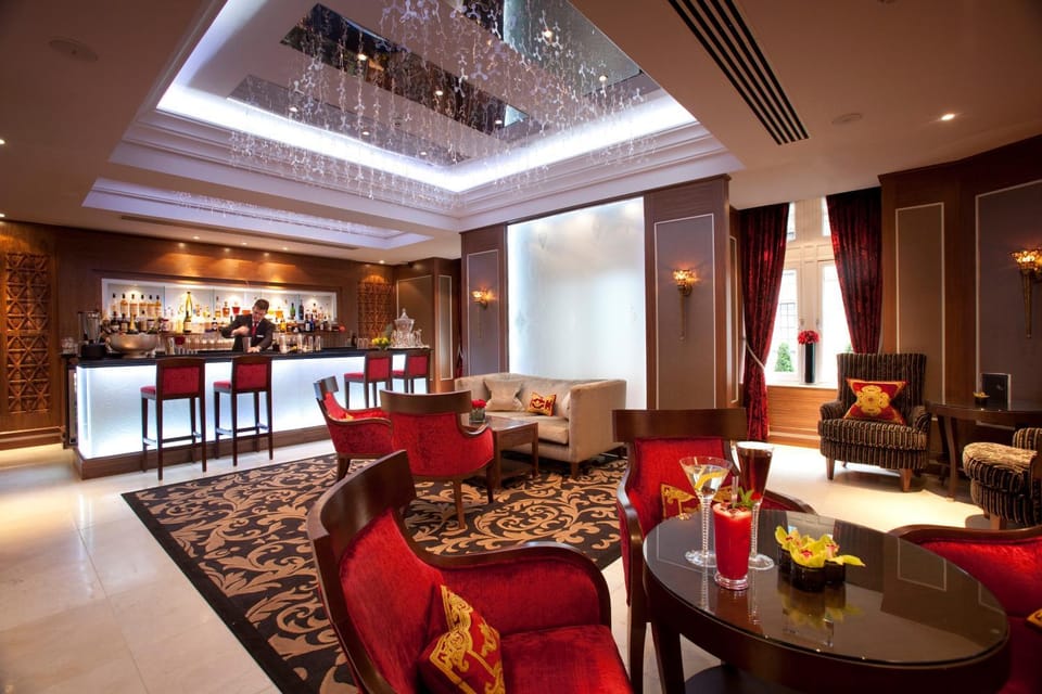 Restaurant/places to eat, Lounge or bar, Lounge or bar