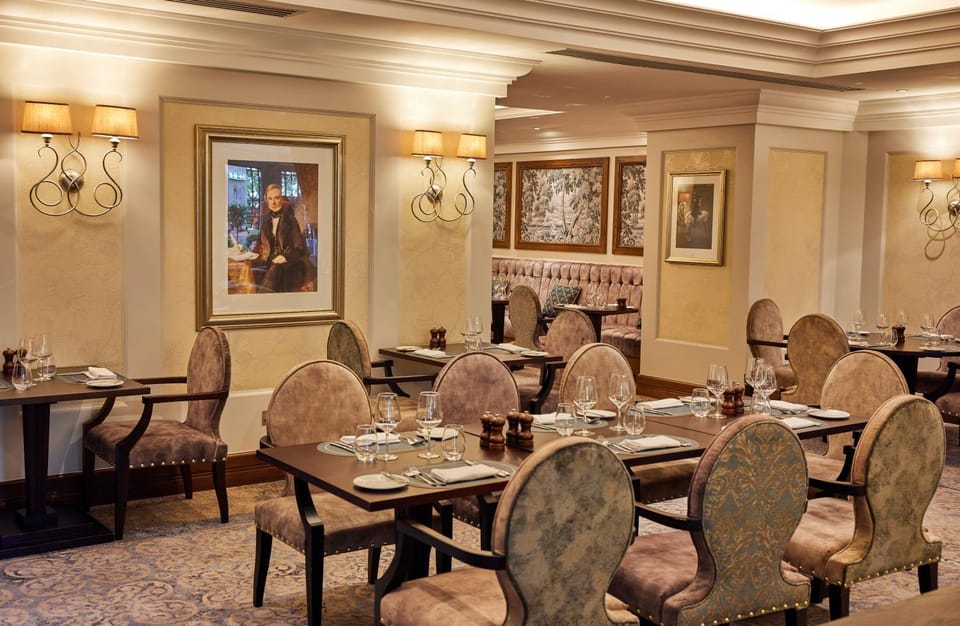 Restaurant/places to eat, Food and drinks, Dining area