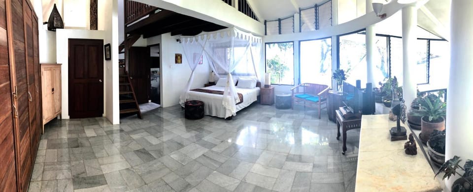 Photo of the whole room, Garden view, Sea view