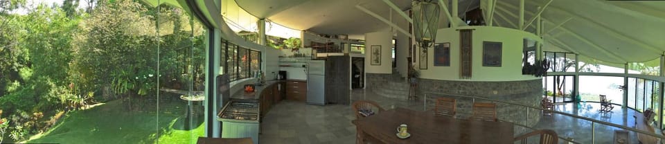Restaurant/places to eat, Kitchen or kitchenette, Seating area, Dining area
