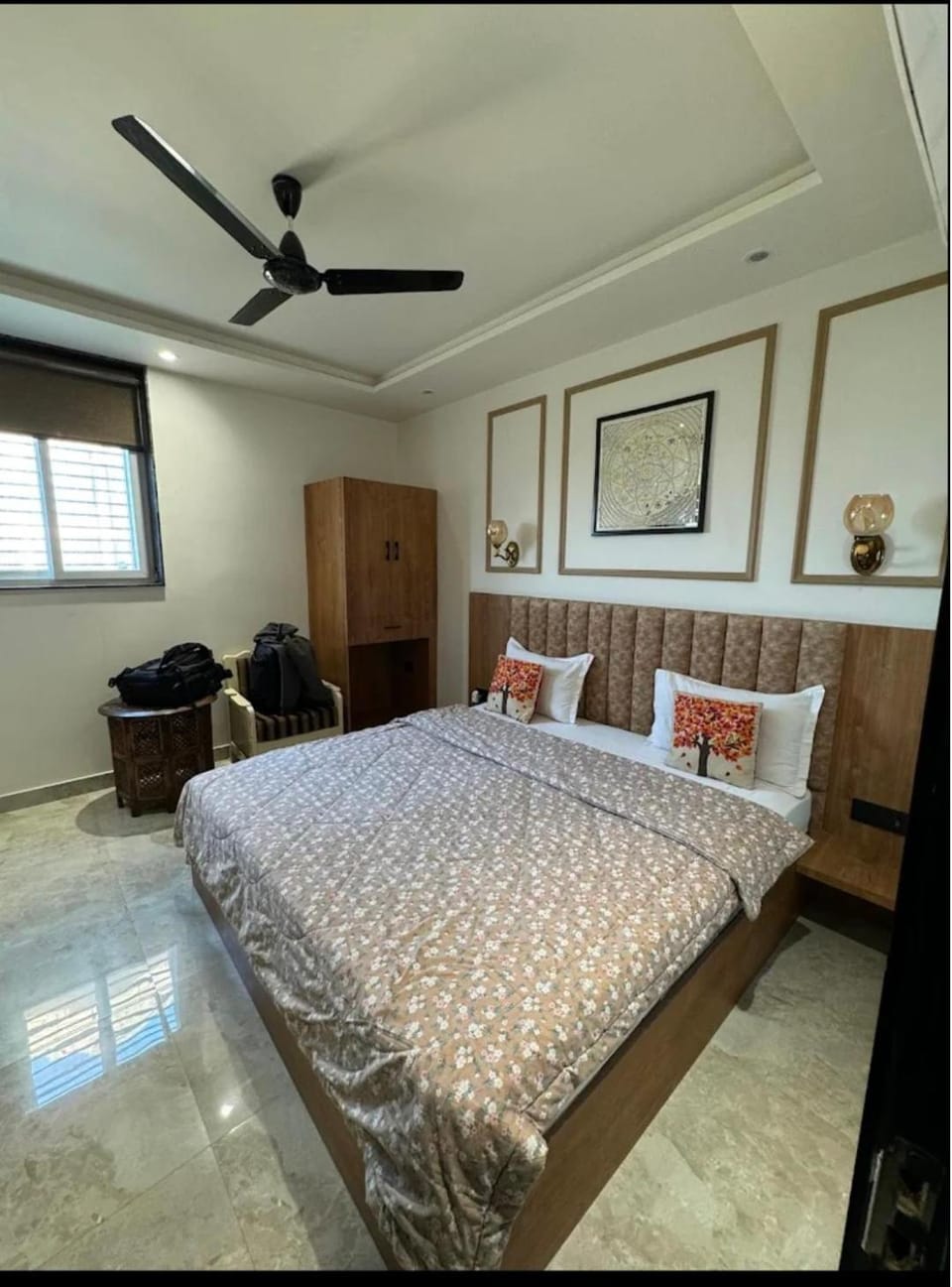 Photo of the whole room, Bedroom
