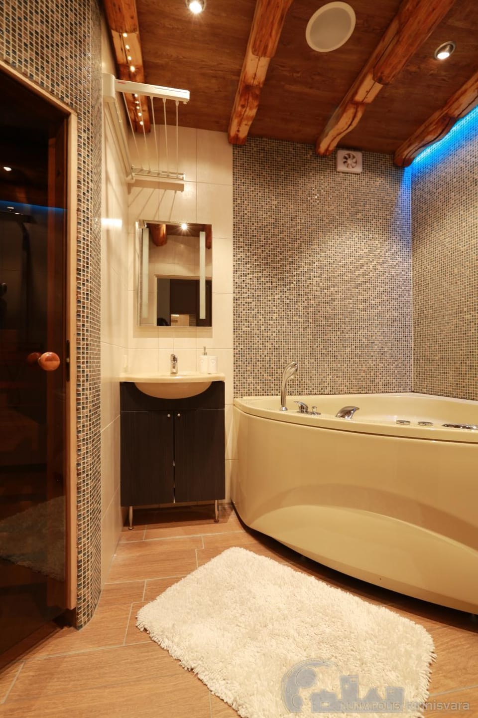 Hot Tub, Bathroom