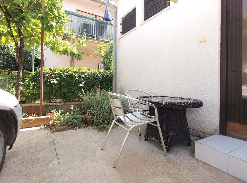 Balcony/Terrace, Garden view